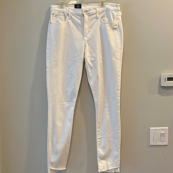 GAP Denim - NEW! GAP women’s jeans. True skinny mid rise.  Size 33/ 16 TALL